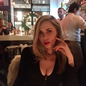 Meet your Posher, Desislava